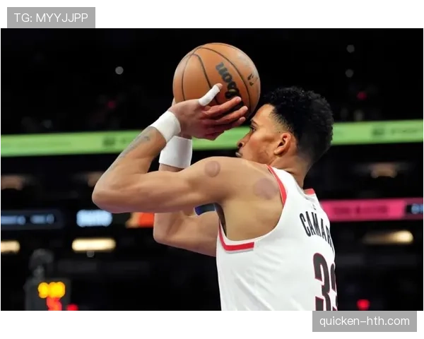 比尔关键挡拆助阵拉开空间 提升球队三分命中率