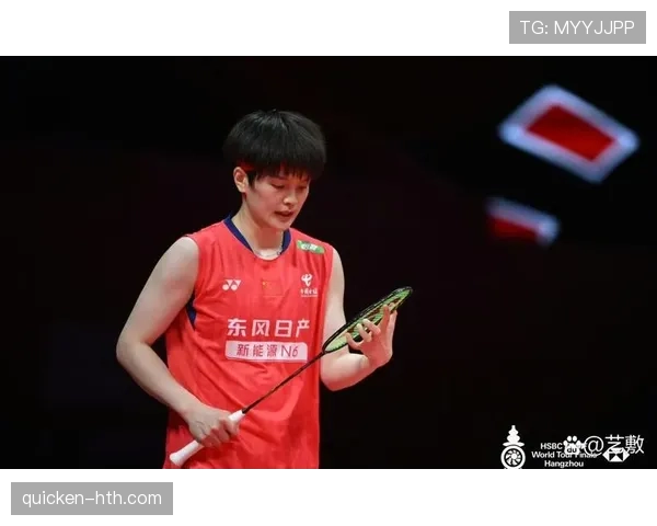 安洗莹球场上拼到吐，场下居然睡得像个无忧无虑的吃货？